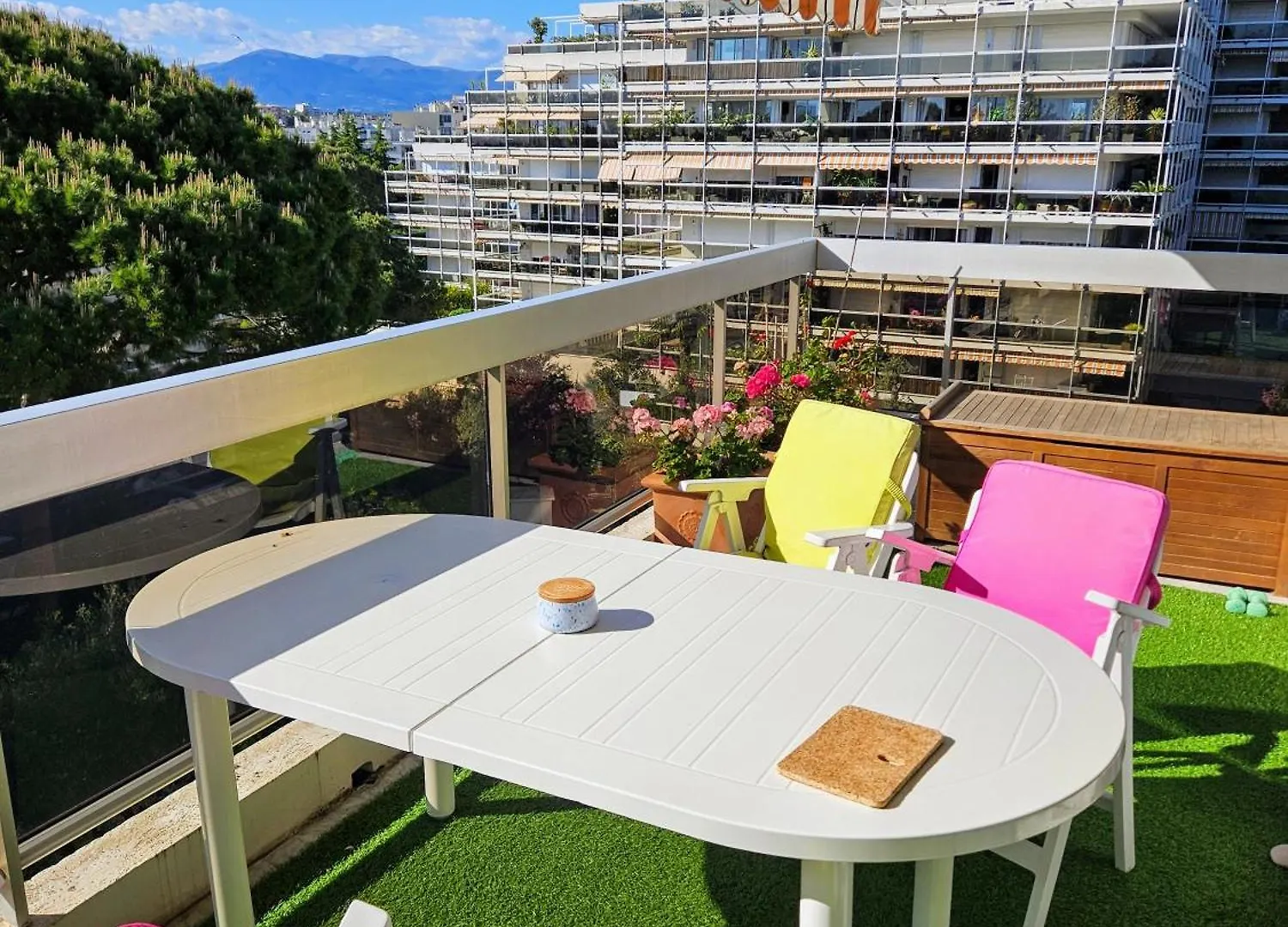 Appart 2 Pieces, Juan Les Pins, Plage 400 M, Parking Antibes 0*,  France