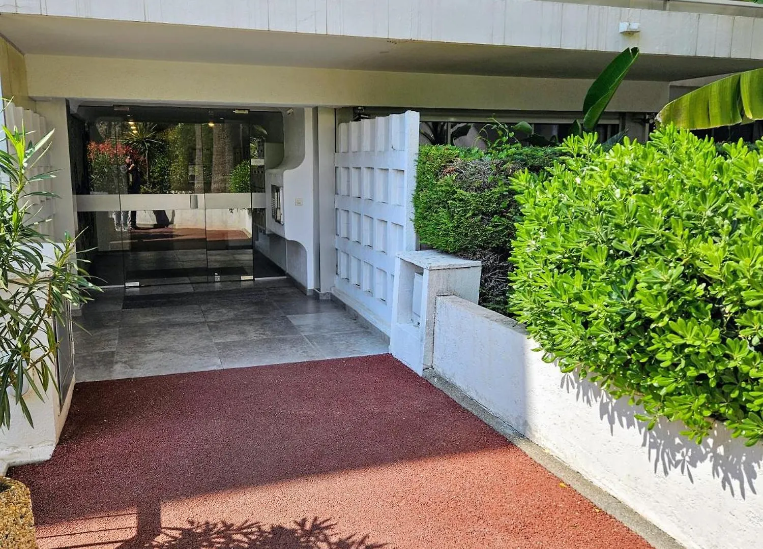 Appart 2 Pieces, Juan Les Pins, Plage 400 M, Parking Antibes Apartment
